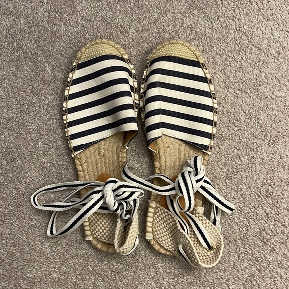 NWOT J. Crew Factory Striped Lace Up D’Orsay Espadrille Flats Size 7 - Picture 2 of 4